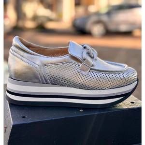 NEW SOFTWAVES women's cassie sneakers in silver